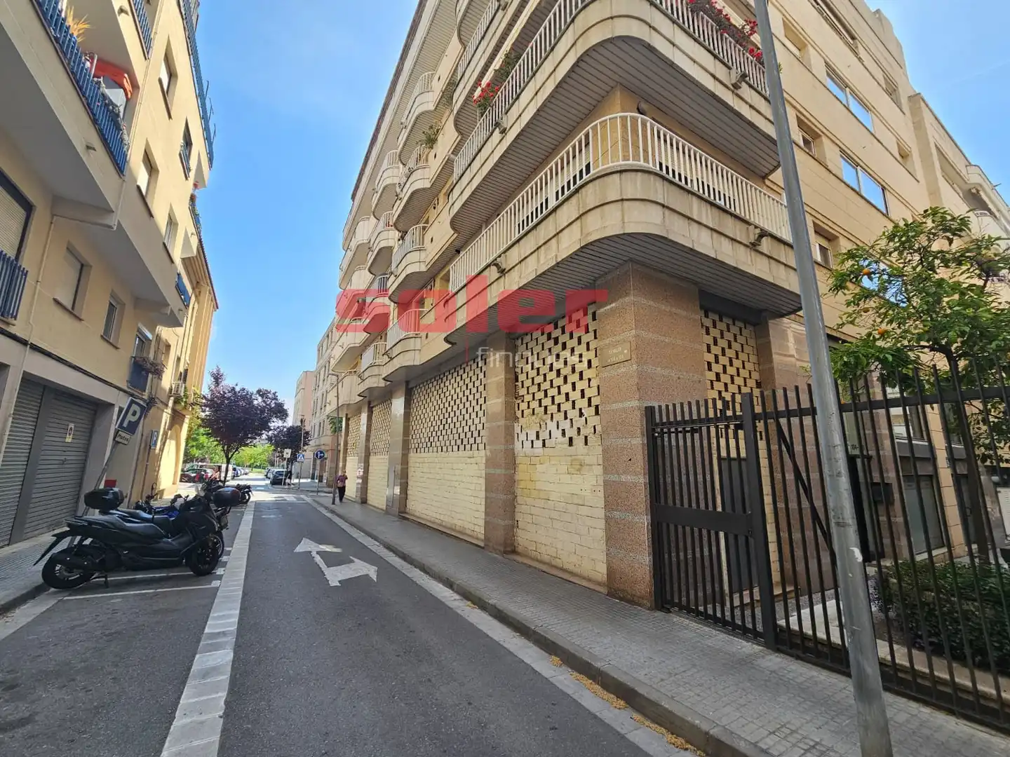Außenansicht von Geschaftsraum zum Verkauf in Sant Cugat del Vallès