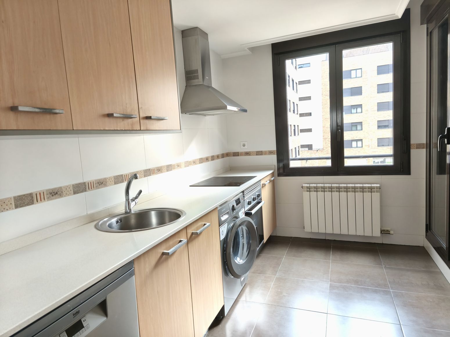 Cuina de Pis en venda en  Logroño amb Calefacció, Traster i Piscina