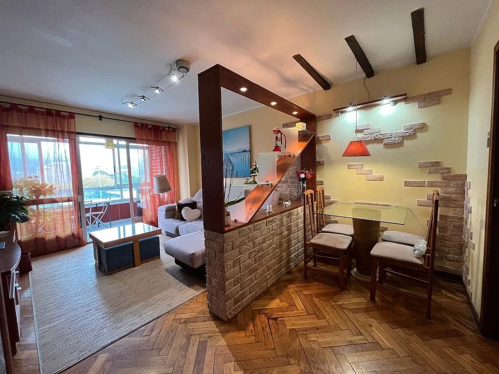 Piso en venta en Vigo  con Calefacción, Parquet y Terraza