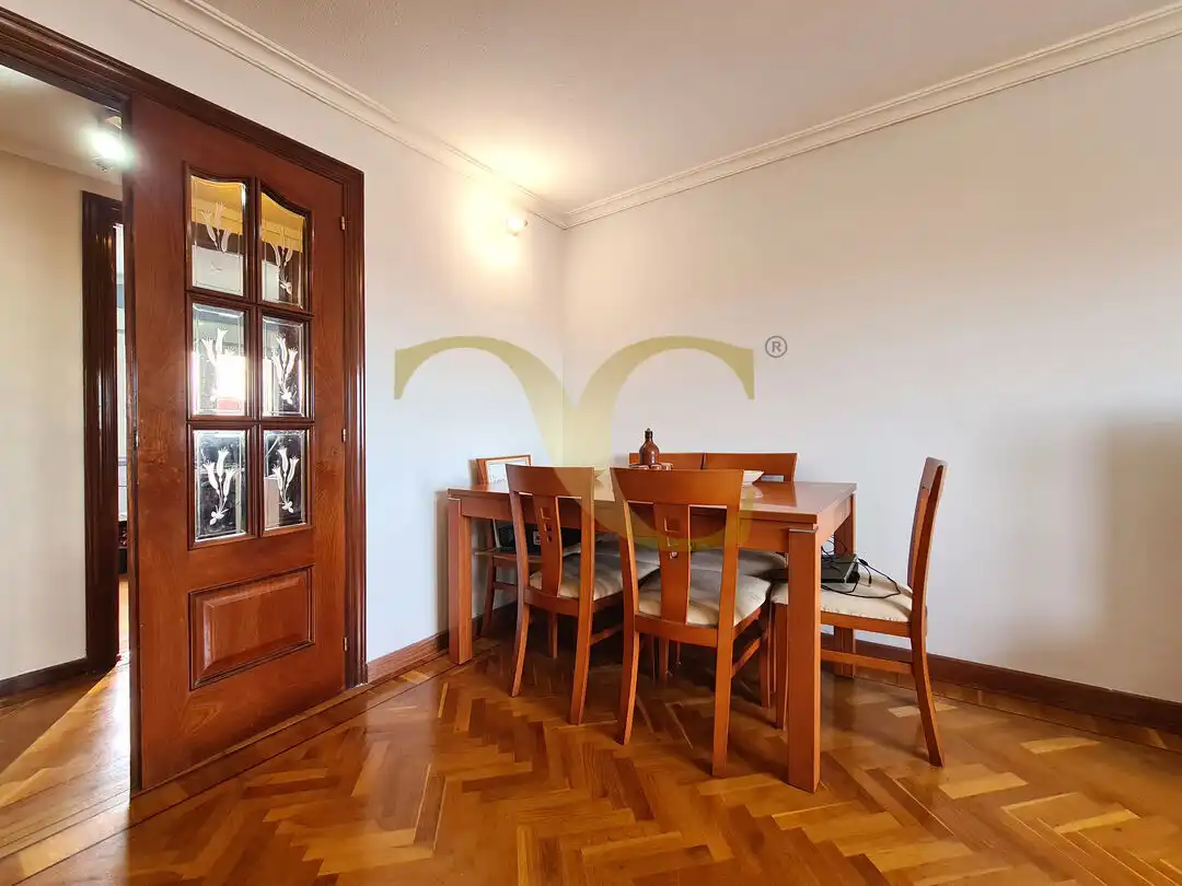 Comedor de Piso en venta en Gijón  con Calefacción