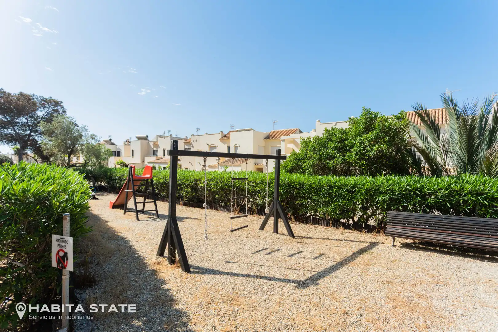 Vista exterior de Apartamento en venta en El Ejido con Terraza, Amueblado y Horno