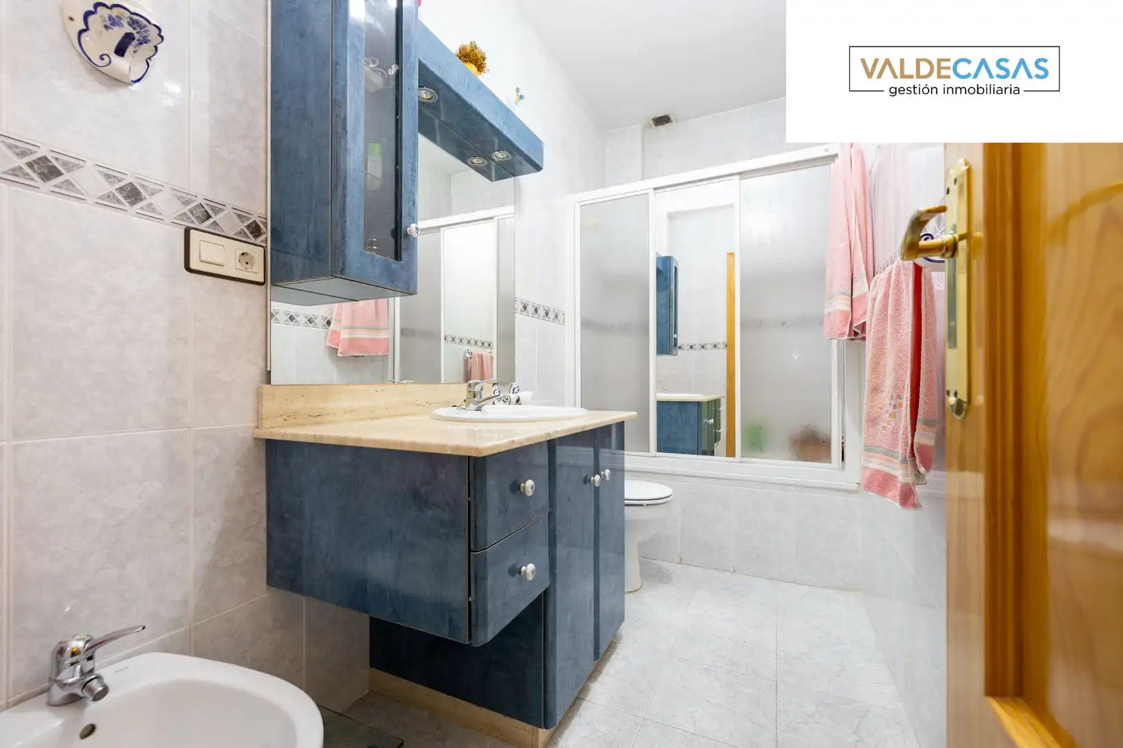 Baño de Casa adosada en venta en Maracena con Aire acondicionado, Terraza y Horno