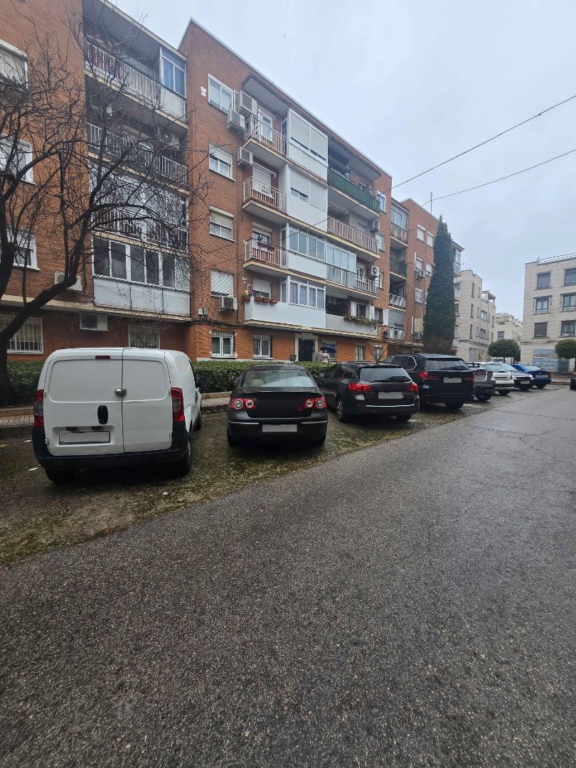 Aparcament de Pis en venda en San Fernando de Henares amb Moblat