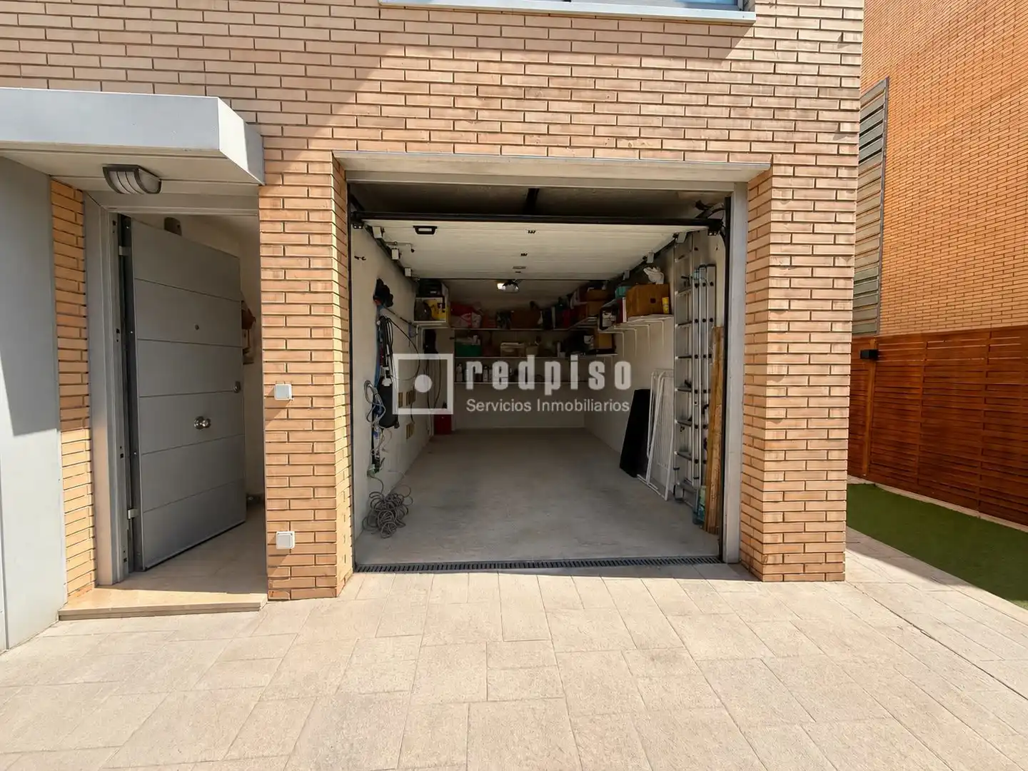 Parking of Houses for sale in Paracuellos de Jarama  with Air Conditioner, Heating and Private garden