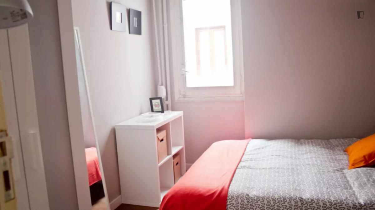 Habitación de Apartamento para compartir en  Valencia Capital con Amueblado, Horno y Microondas
