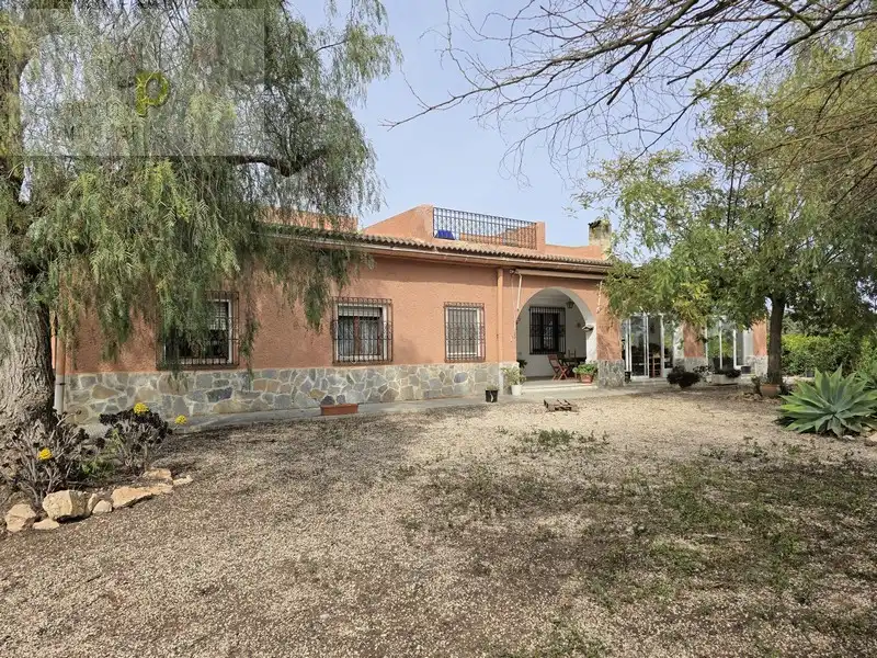 Vista exterior de Casa o xalet en venda en Elche / Elx amb Jardí privat, Terrassa i Traster
