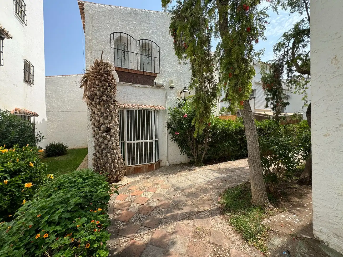 Vista exterior de Apartament en venda en Torrox amb Terrassa, Moblat i Piscina comunitària