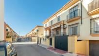 Vista exterior de Casa adosada en venda en Las Gabias amb Calefacció, Terrassa i Traster