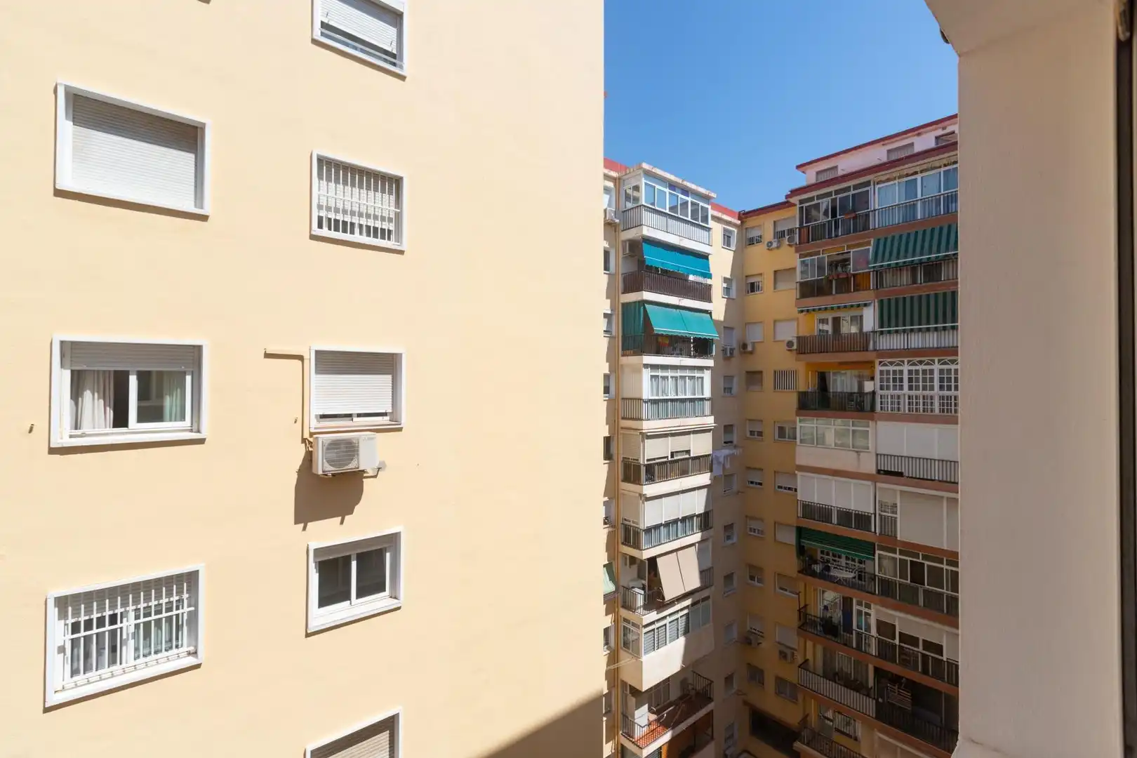 Vista exterior de Pis en venda en Málaga amb Aire condicionat