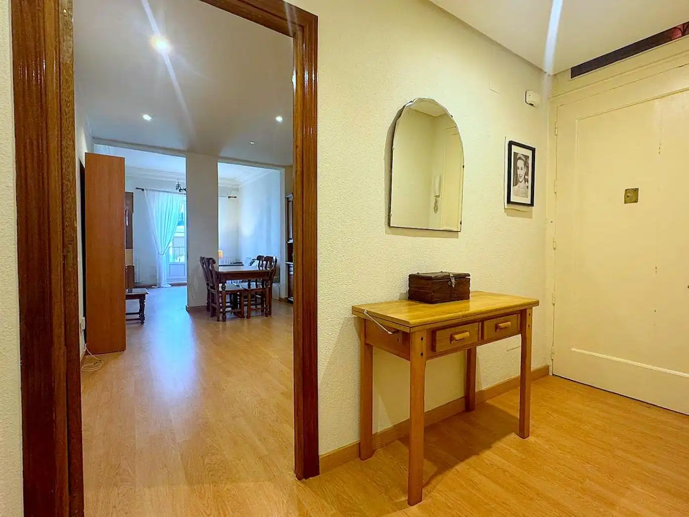 Piso en venta en Madrid con Calefacción, TV y Balcón