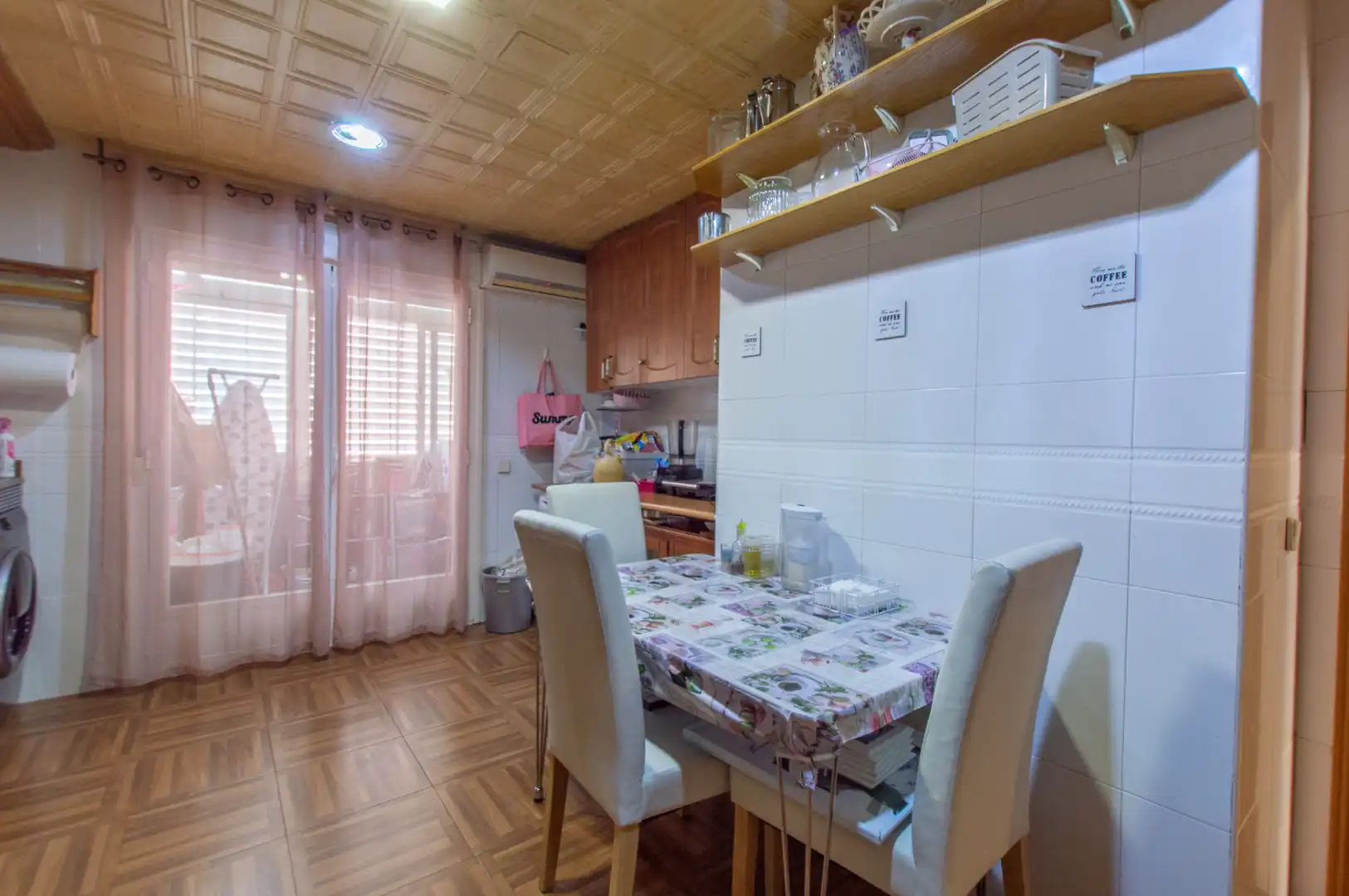 Cocina de Casa adosada en venta en Alcalá de Henares con Aire acondicionado, Calefacción y Terraza