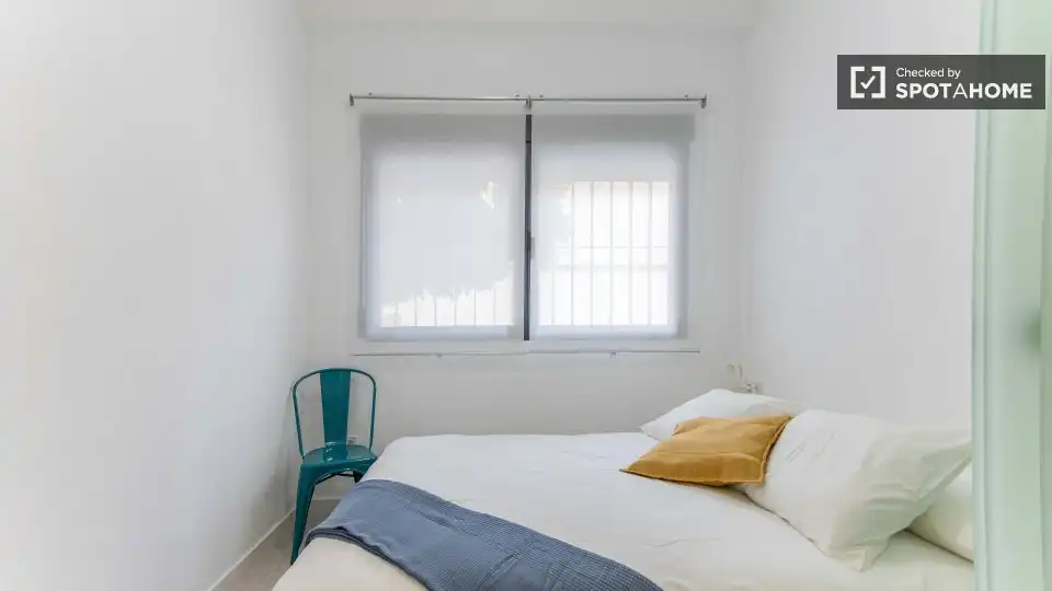 Habitación de Piso de alquiler en Valencia con Aire acondicionado, Calefacción y Amueblado