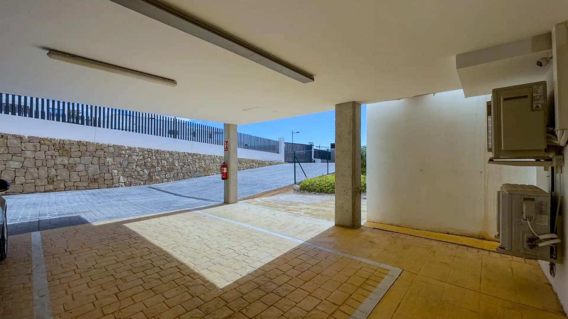Parking de Dúplex en venta en Finestrat con Aire acondicionado, Terraza y Amueblado