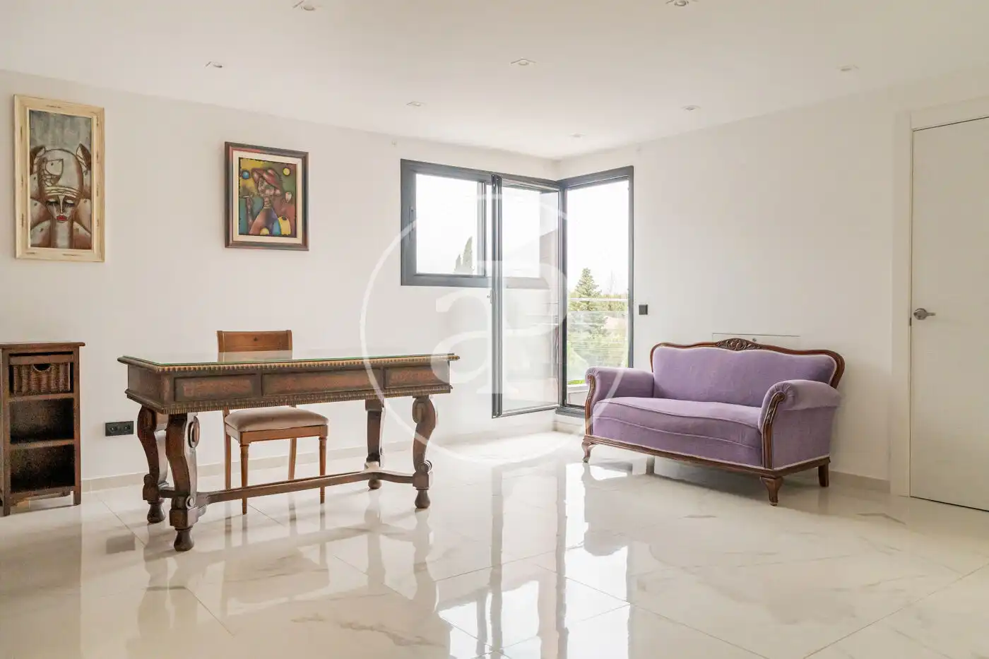 Sala de estar de Casa adosada en venta en Pozuelo de Alarcón con Aire acondicionado, Calefacción y Jardín privado