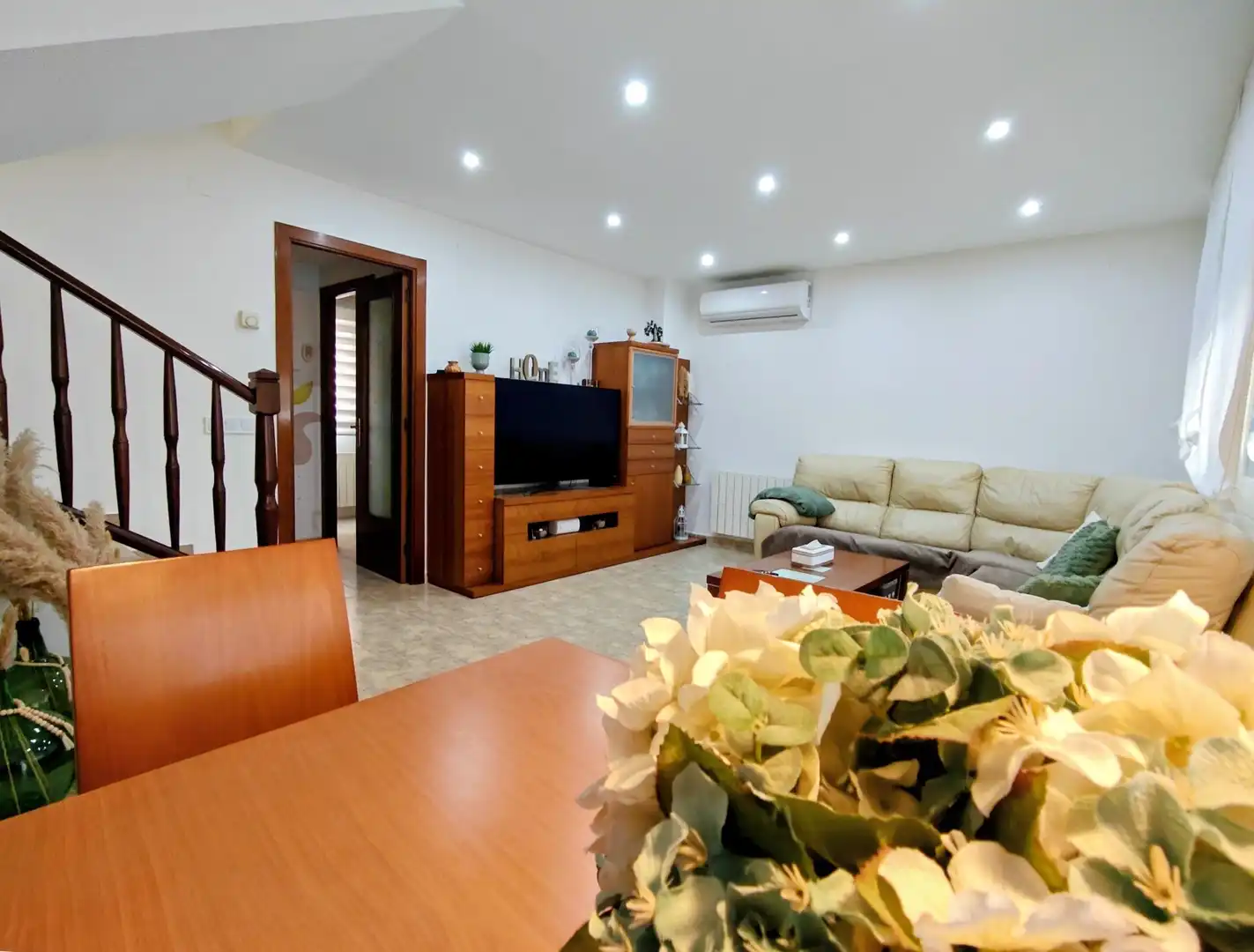 Sala de estar de Casa adosada en venta en Tarragona con Aire acondicionado, Calefacción y Jardín privado