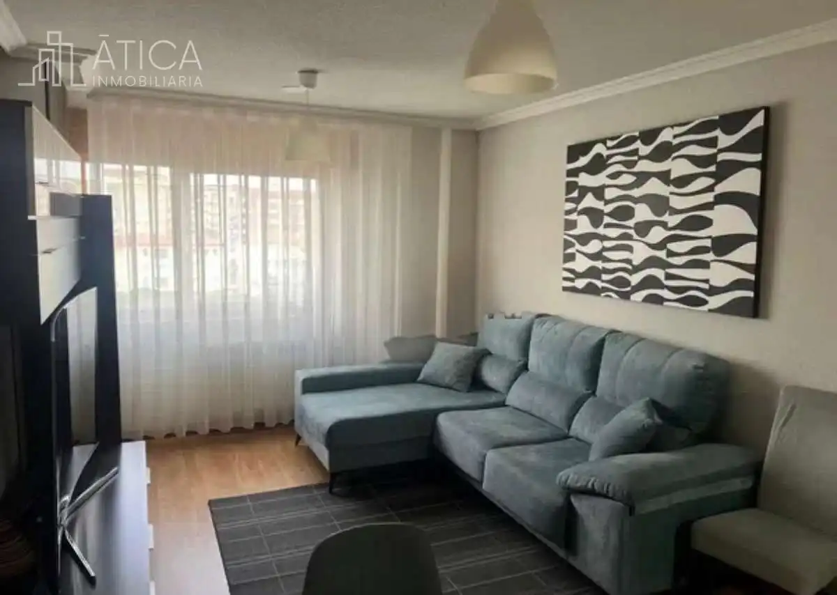 Living room of Flat for rent in Salamanca Capital  with Heating, Terrace and Furnished