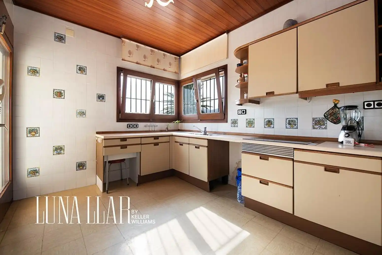 Kitchen of Houses for sale in Castelldefels  with Air Conditioner and Parquet flooring