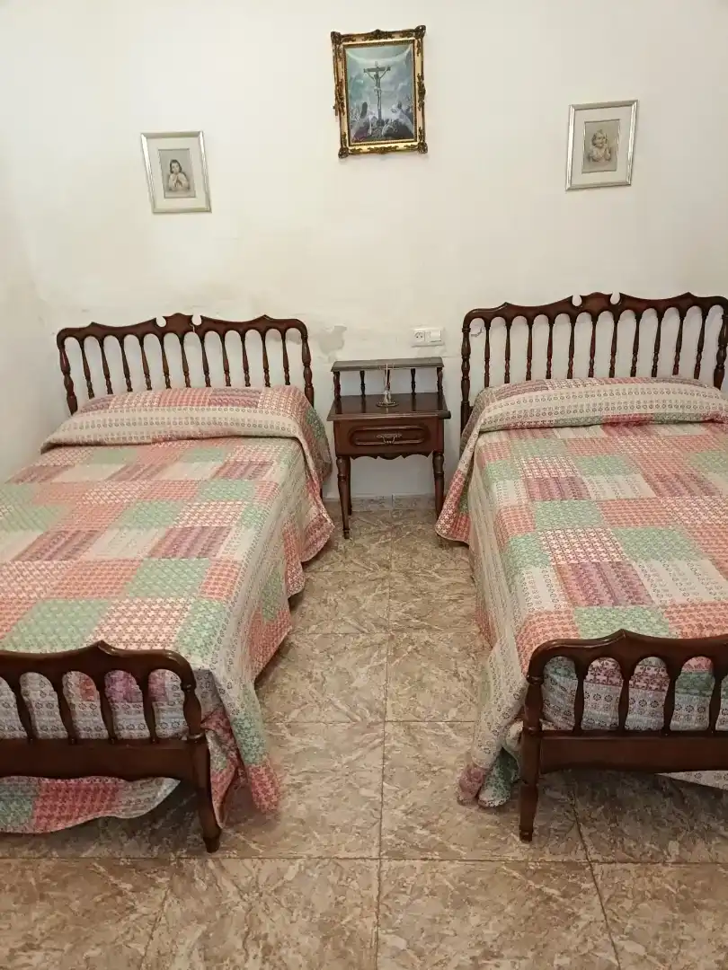 Habitación de Planta baja en venta en Gerindote con Aire acondicionado, Jardín privado y Amueblado