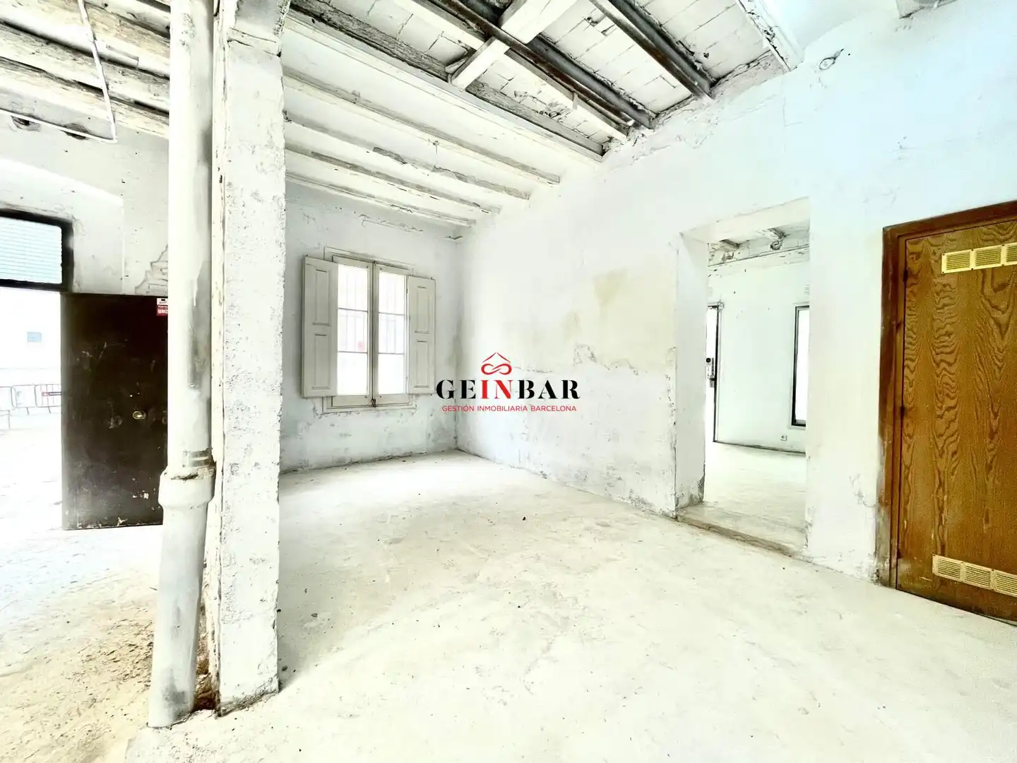 Planta baja en venta en Barcelona con Trastero y Alarma