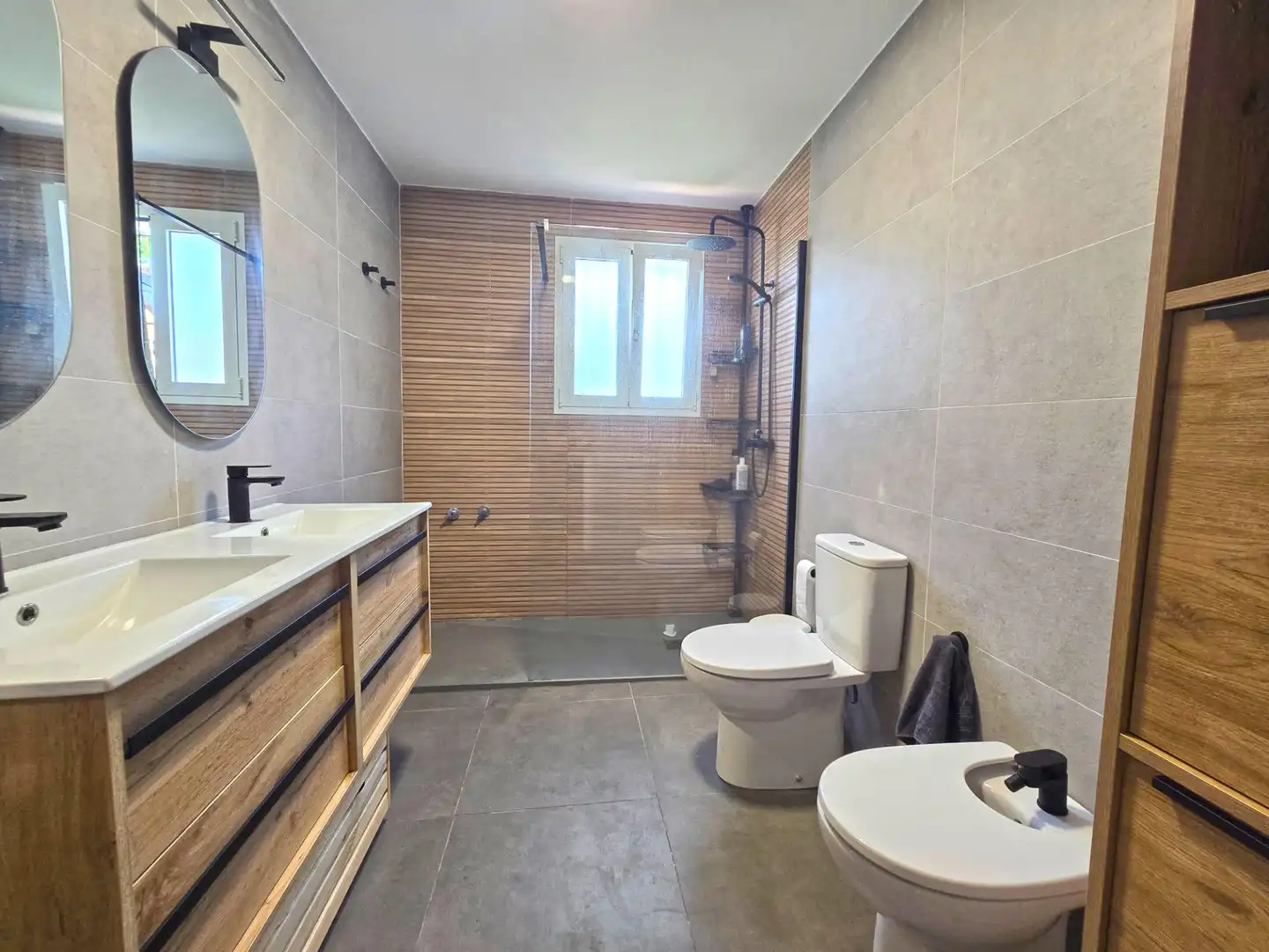 Baño de Casa o chalet en venta en Mairena del Aljarafe con Jardín privado y Piscina