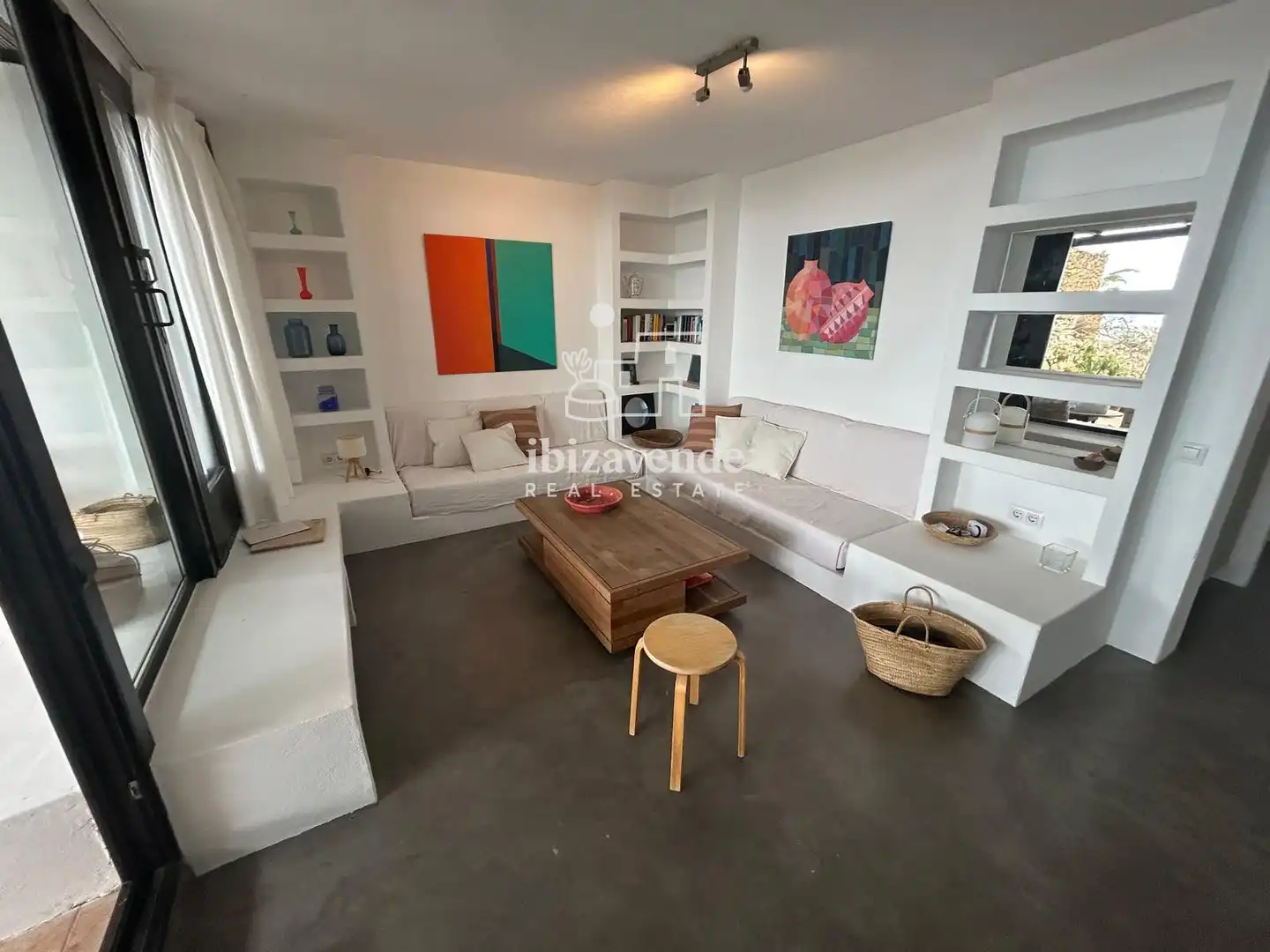 Wohnzimmer von Einfamilien-Reihenhaus zur Miete in Santa Eulària des Riu mit Klimaanlage, Heizung und Terrasse