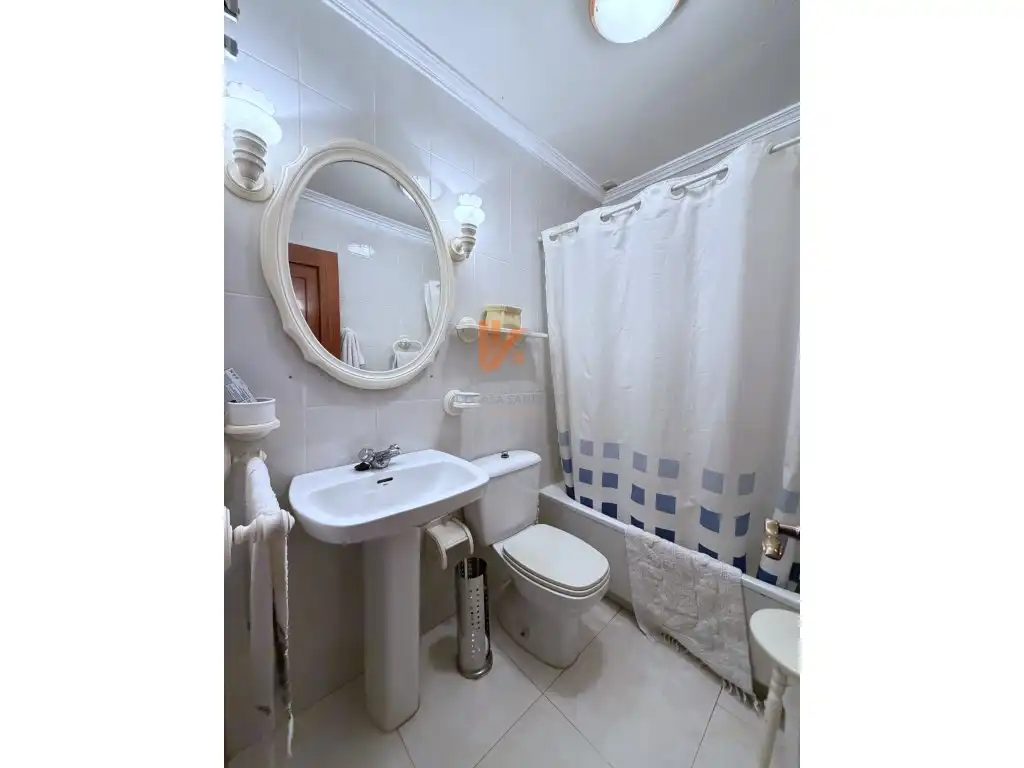 Bany de Casa o xalet en venda en Santiago de Compostela  amb Jardí privat i Terrassa