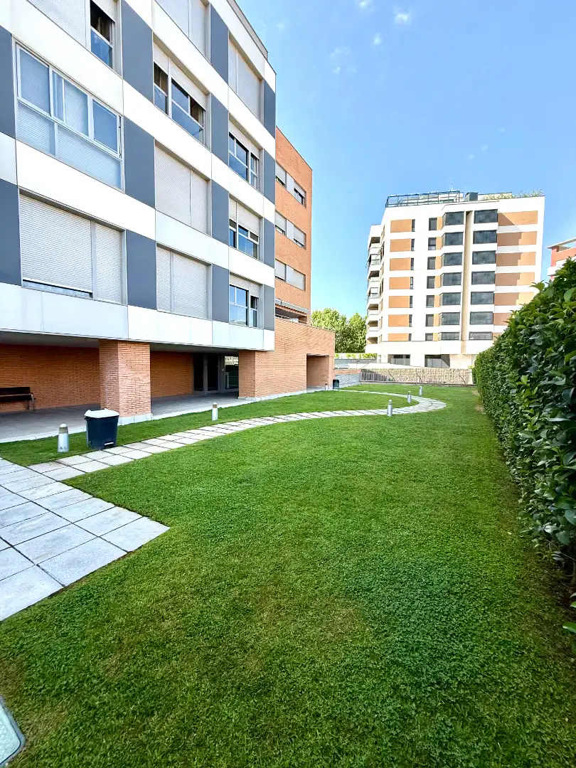 Parkplatz von Dachboden zur Miete in Guadalajara mit Klimaanlage, Heizung und Terrasse