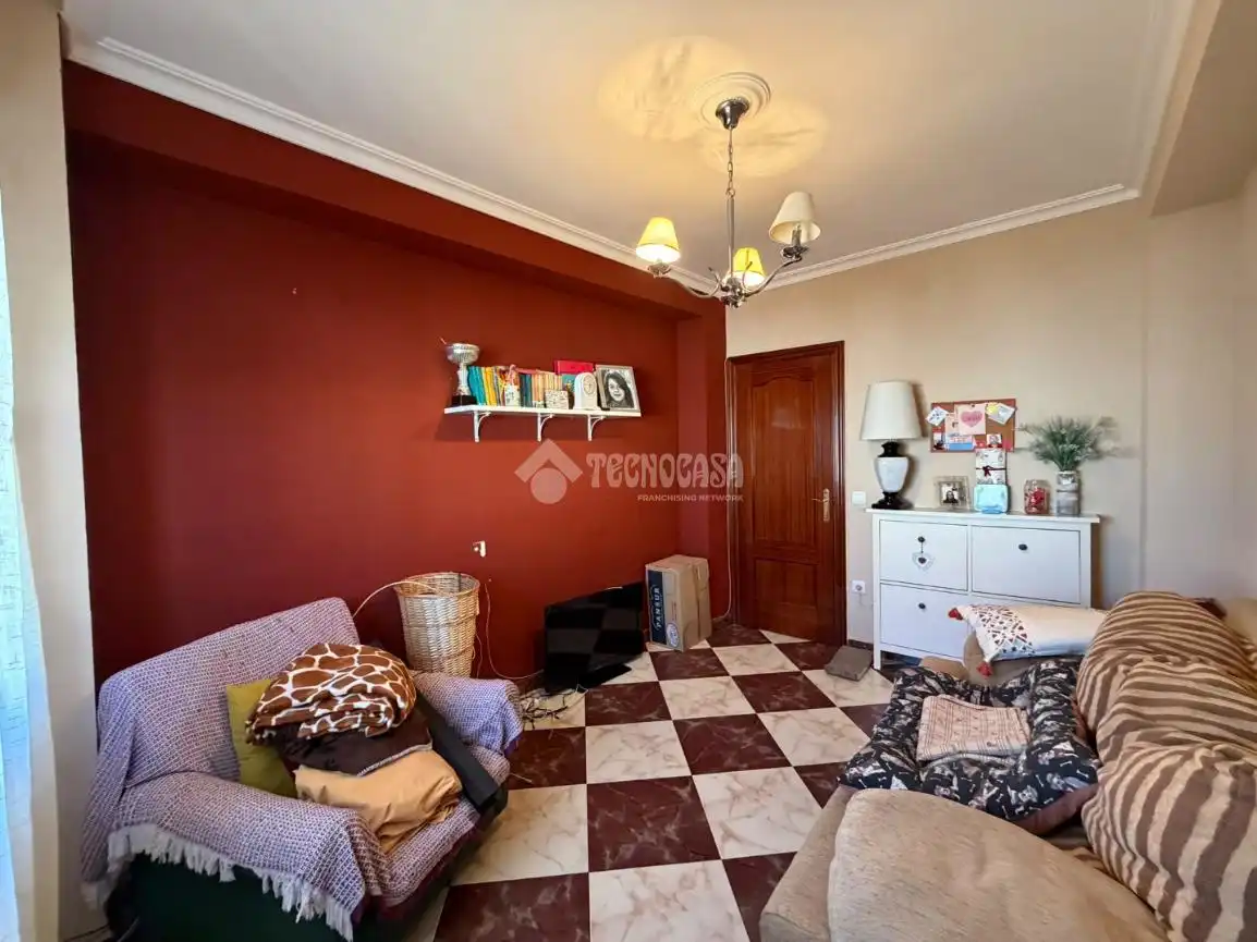 Sala d'estar de Casa o xalet en venda en Sevilla amb Aire condicionat i Balcó