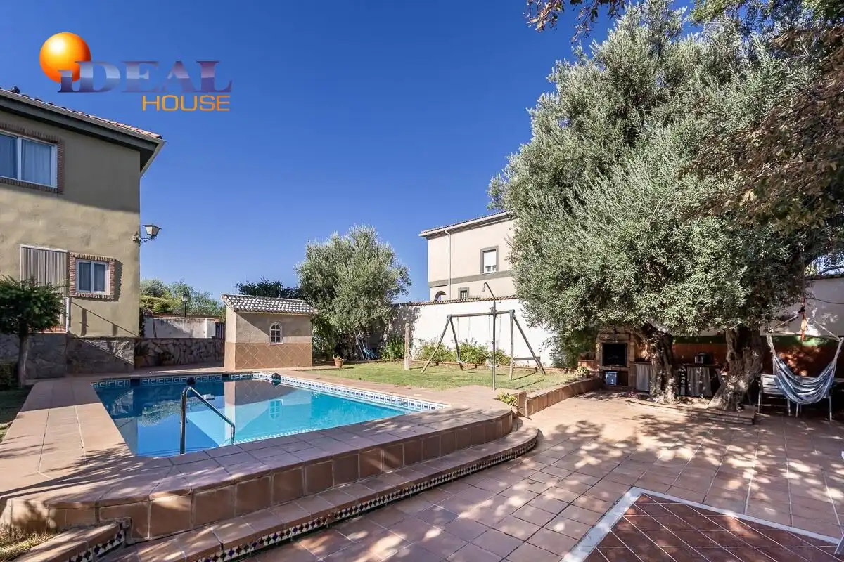 Villa mit Pool zum Verkauf in Residencial Triana - Barrio Alto, imagen 4