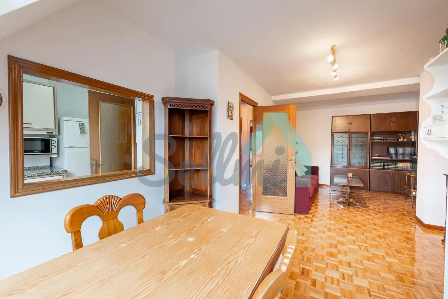 Cocina de Piso de alquiler en Oviedo  con Calefacción, Parquet y Amueblado