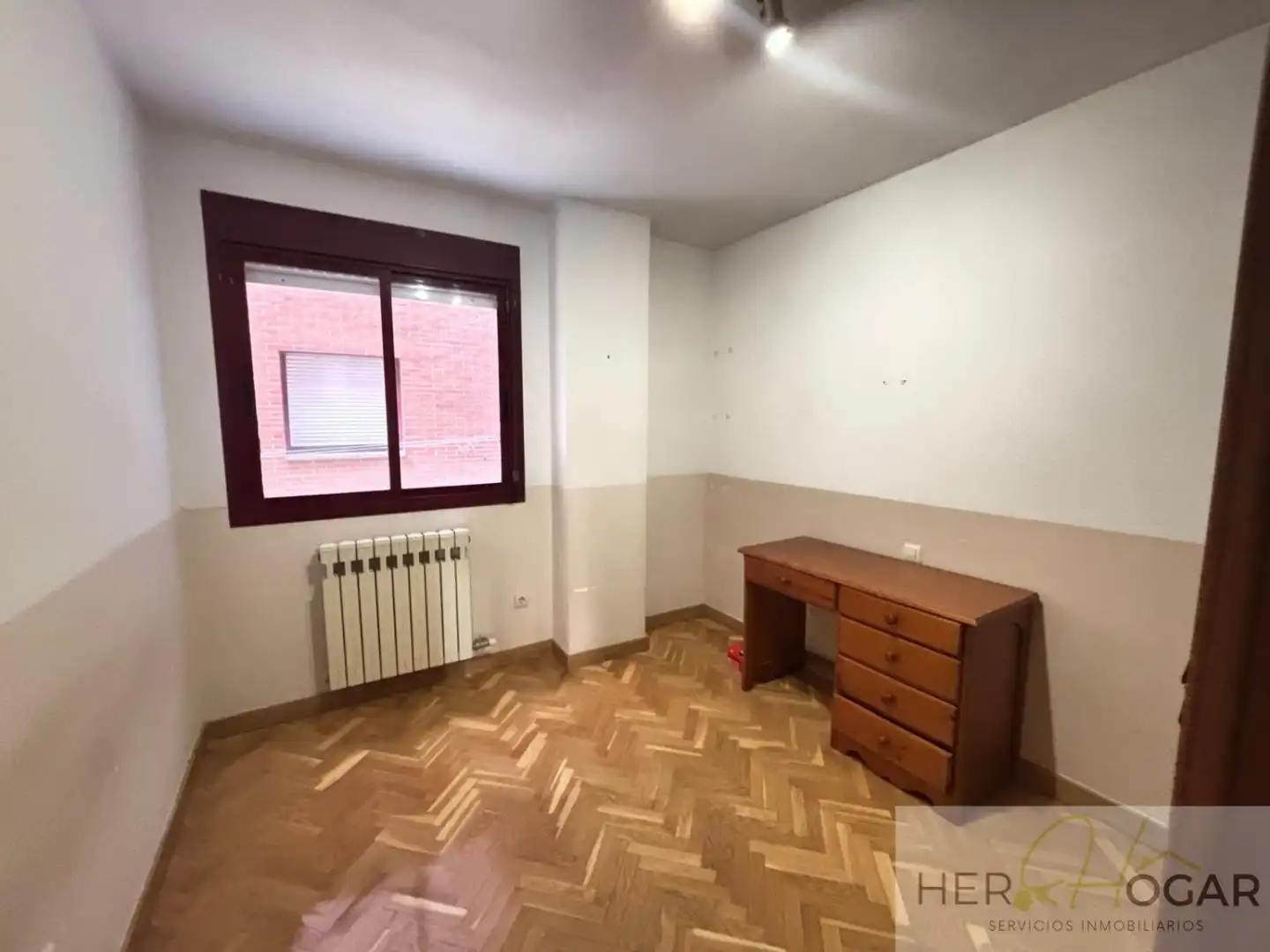 Dormitori de Pis en venda en Toledo amb Calefacció, Parquet i Terrassa