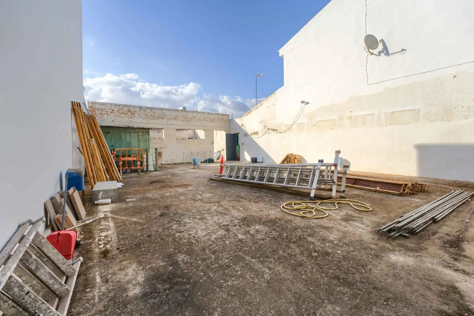 Außenansicht von Residential zum Verkauf in Olivares, Sevilla