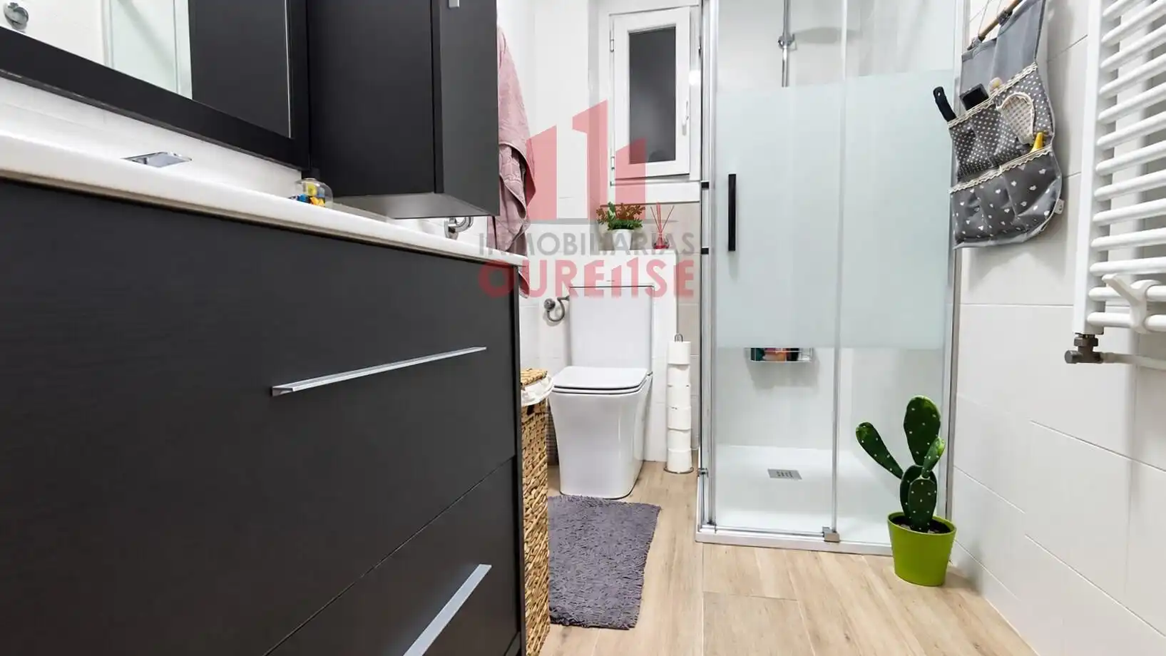 Bathroom of Flat for sale in Couto