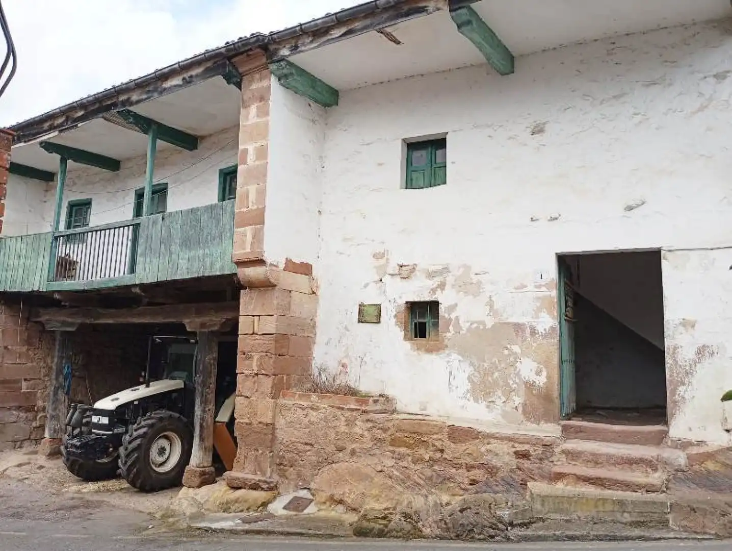 Vista exterior de Casa o xalet en venda en Cartes amb Jardí privat, Traster i Balcó