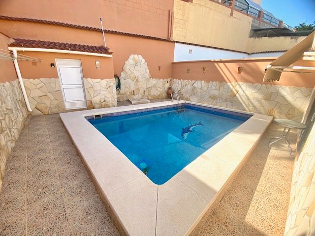 Piscina de Casa adosada de lloguer en Málaga Capital amb Jardí privat, Terrassa i Moblat