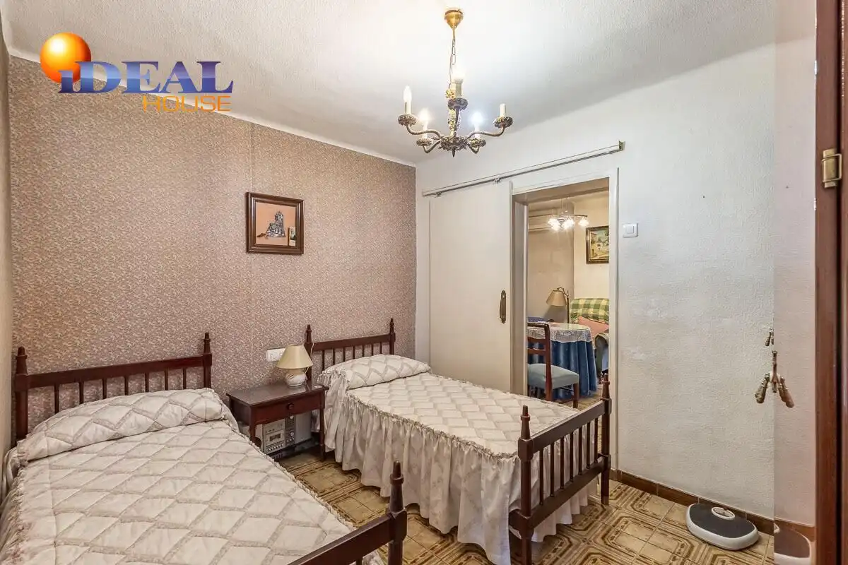 Habitación de Piso en venta en Granada con Terraza