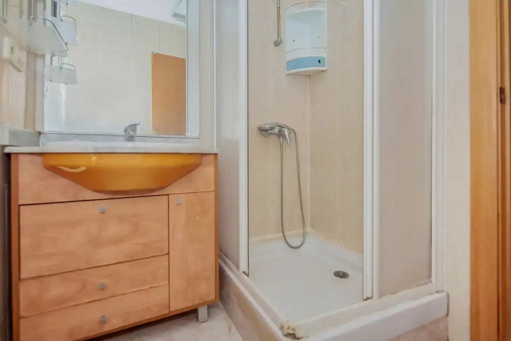 Baño de Planta baja en venta en Sant Boi de Llobregat