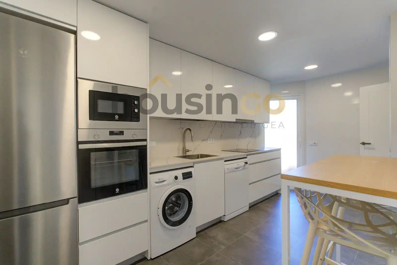 Kitchen of Flat for rent in Madrid  with Air Conditioner, Parquet flooring and Terrace