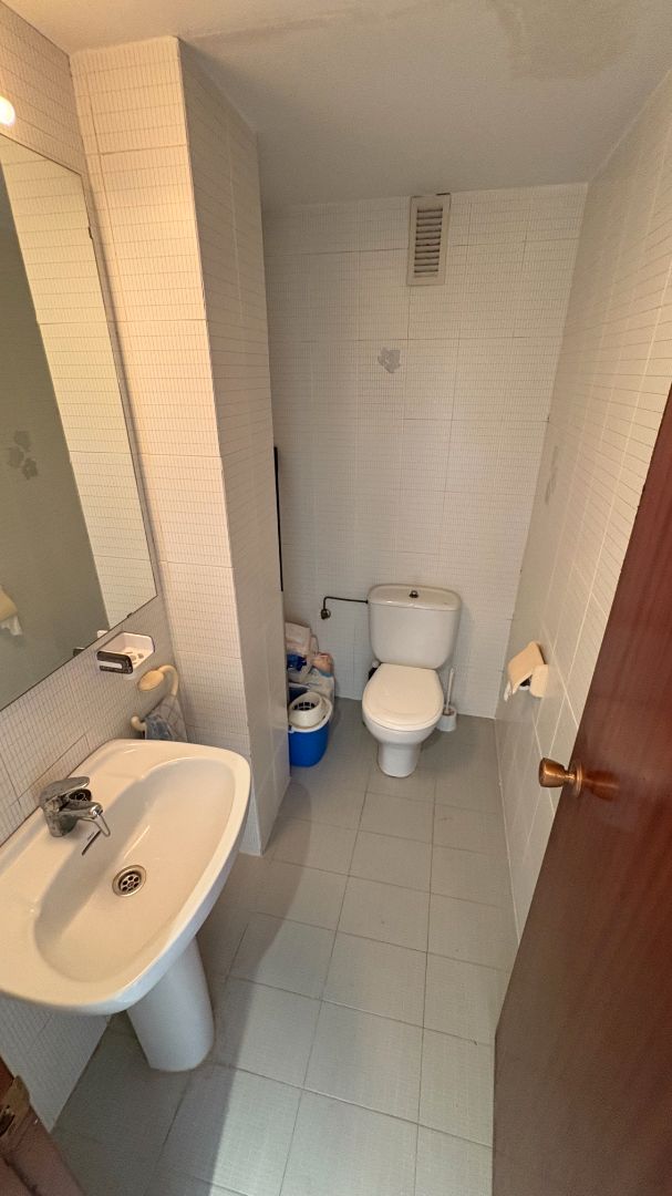 Baño de Piso en venta en Castellón de la Plana / Castelló de la Plana con Aire acondicionado, Trastero y Amueblado