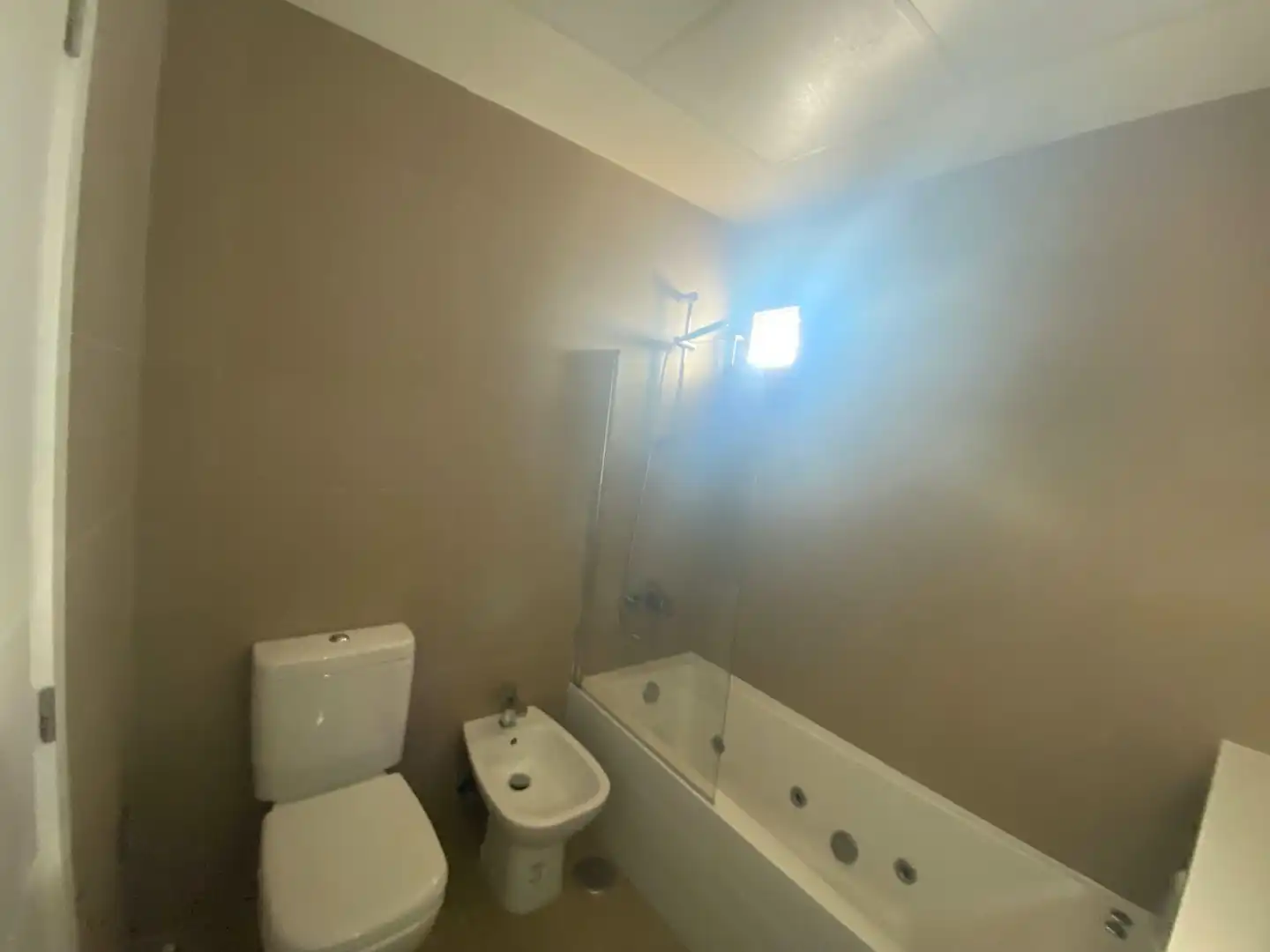 Baño de Apartamento de alquiler en Benidorm con Aire acondicionado, Terraza y Amueblado