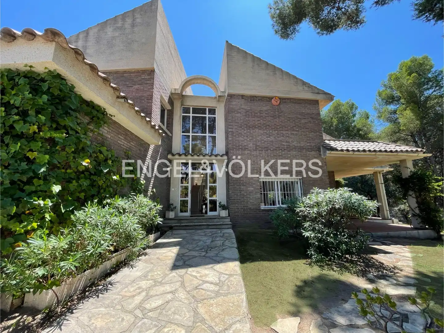 Vista exterior de Casa o xalet en venda en Salou amb Aire condicionat, Calefacció i Jardí privat