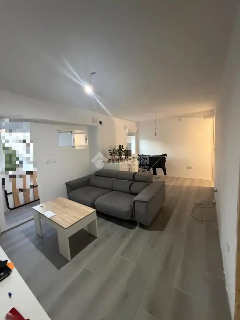 Flat for sale in Calle la Luisiana, imagen 2