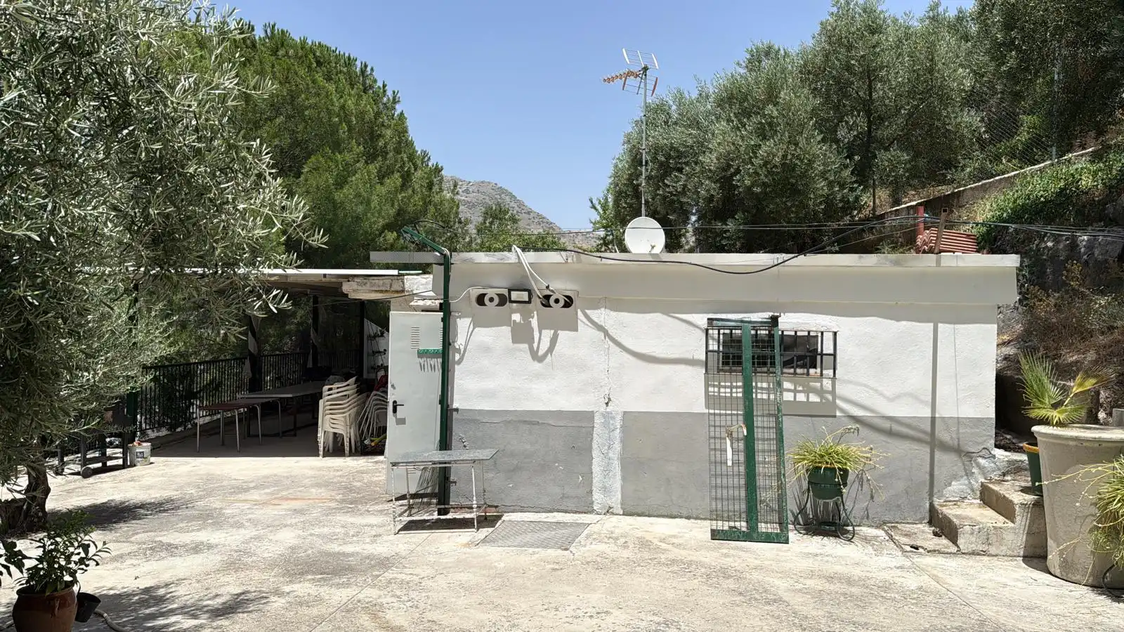 Außenansicht von Country house zum Verkauf in Jaén mit Privatgarten, Terrasse und Schwimmbad