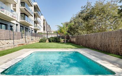 Swimming pool of Flat for sale in Vilanova i la Geltrú  with Air Conditioner, Heating and Terrace