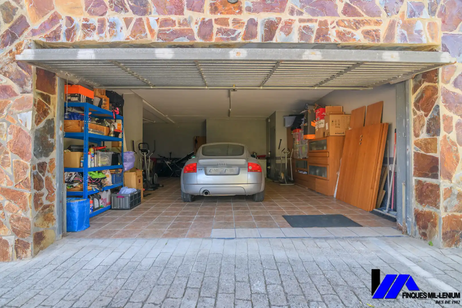 Parking de Casa o chalet en venta en Vallirana con Aire acondicionado, Calefacción y Jardín privado