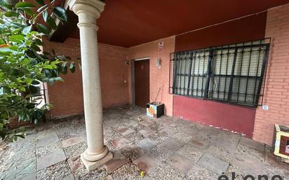 Exterior view of House or chalet for sale in  Córdoba Capital  with Private garden and Swimming Pool