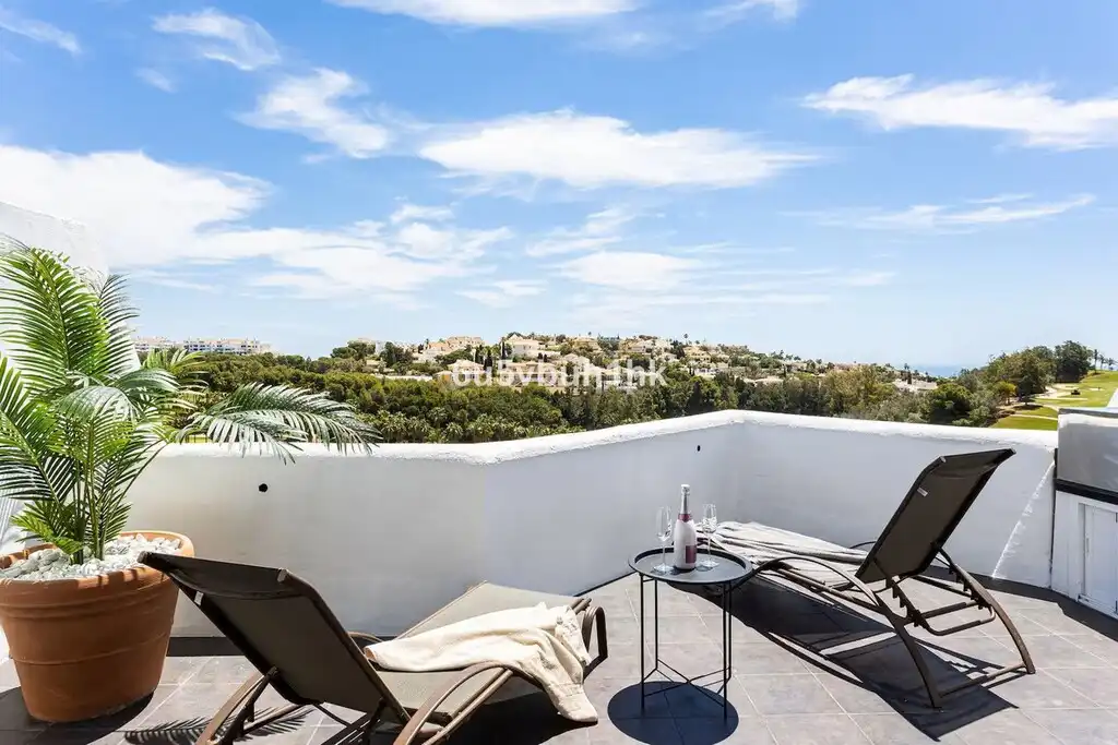 Casa bifamiliare con piscina in vendita a Torrequebrada