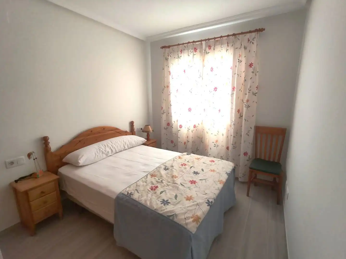 Schlafzimmer von Wohnungen zur Miete in Santa Pola mit Klimaanlage, Heizung und Terrasse