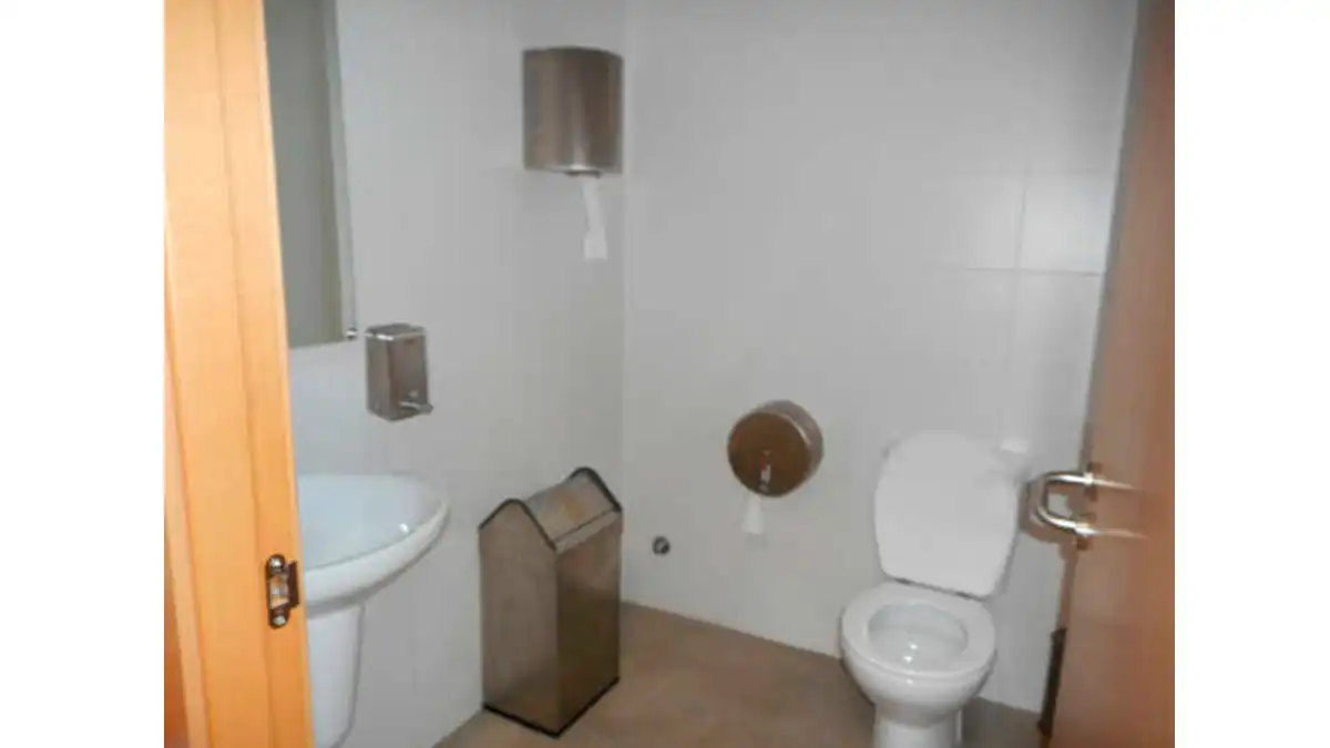 Badezimmer von Geschaftsraum zum Verkauf in Vigo 