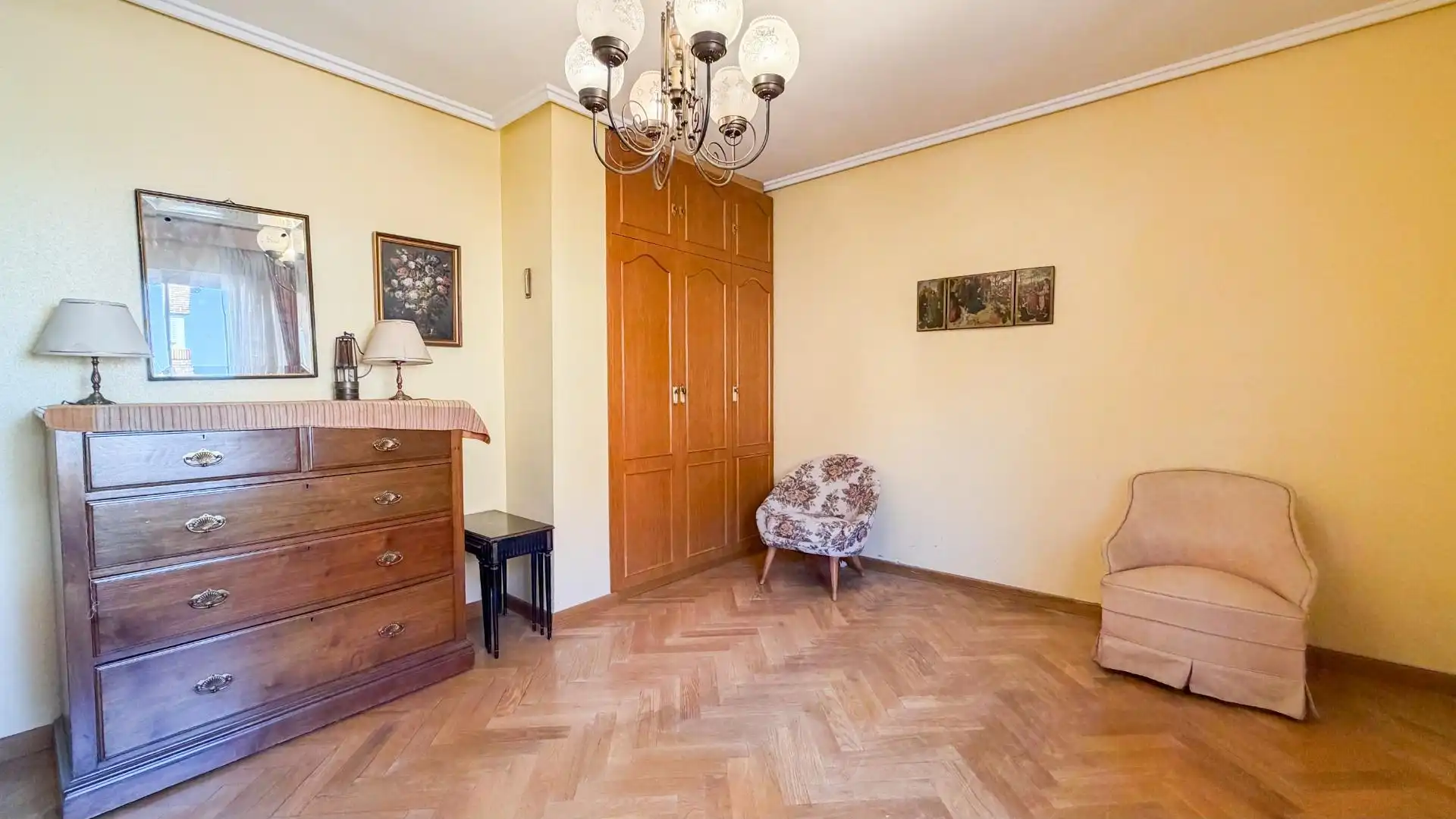 Schlafzimmer von Wohnung zum Verkauf in Valencia mit Klimaanlage, Heizung und Parkett